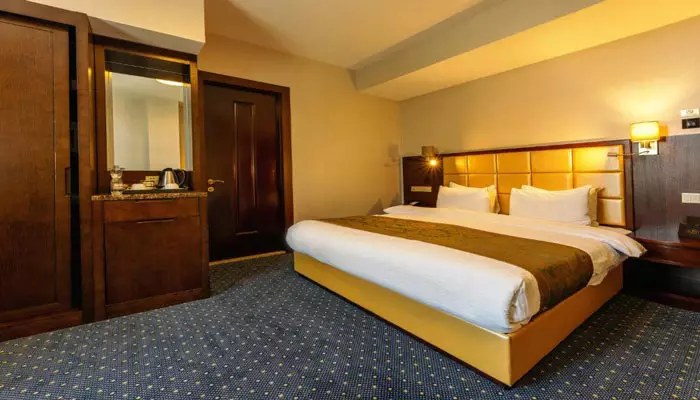 هتل کی ام ام تفلیس